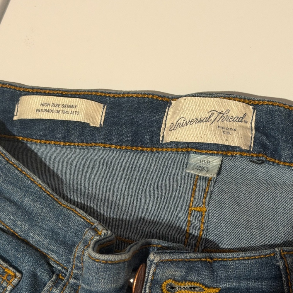 Universal Thread Medium Blue Denim High Rise Skinny Jeans